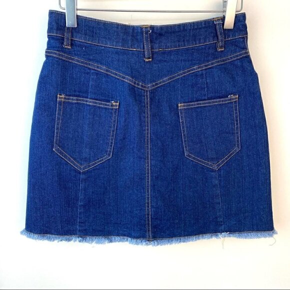 Forever 21 jean  skirt, mini length, with raw hem - Picture 4 of 9
